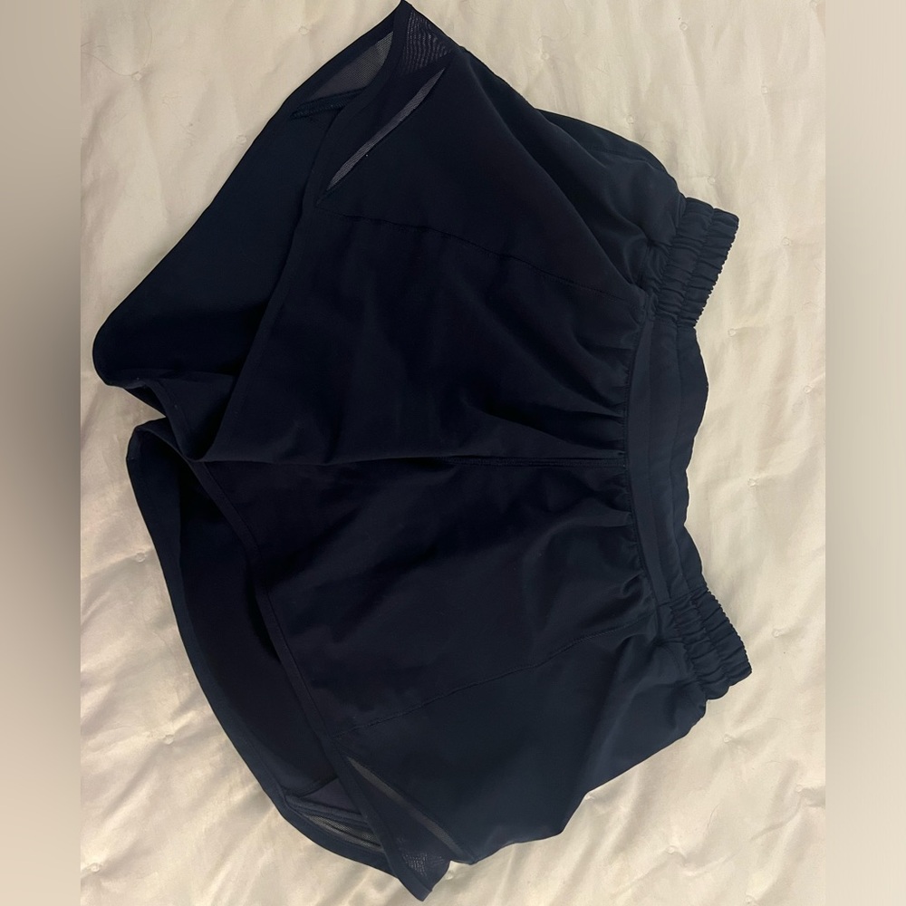 Lululemon Hotty Hot 4 in Shorts